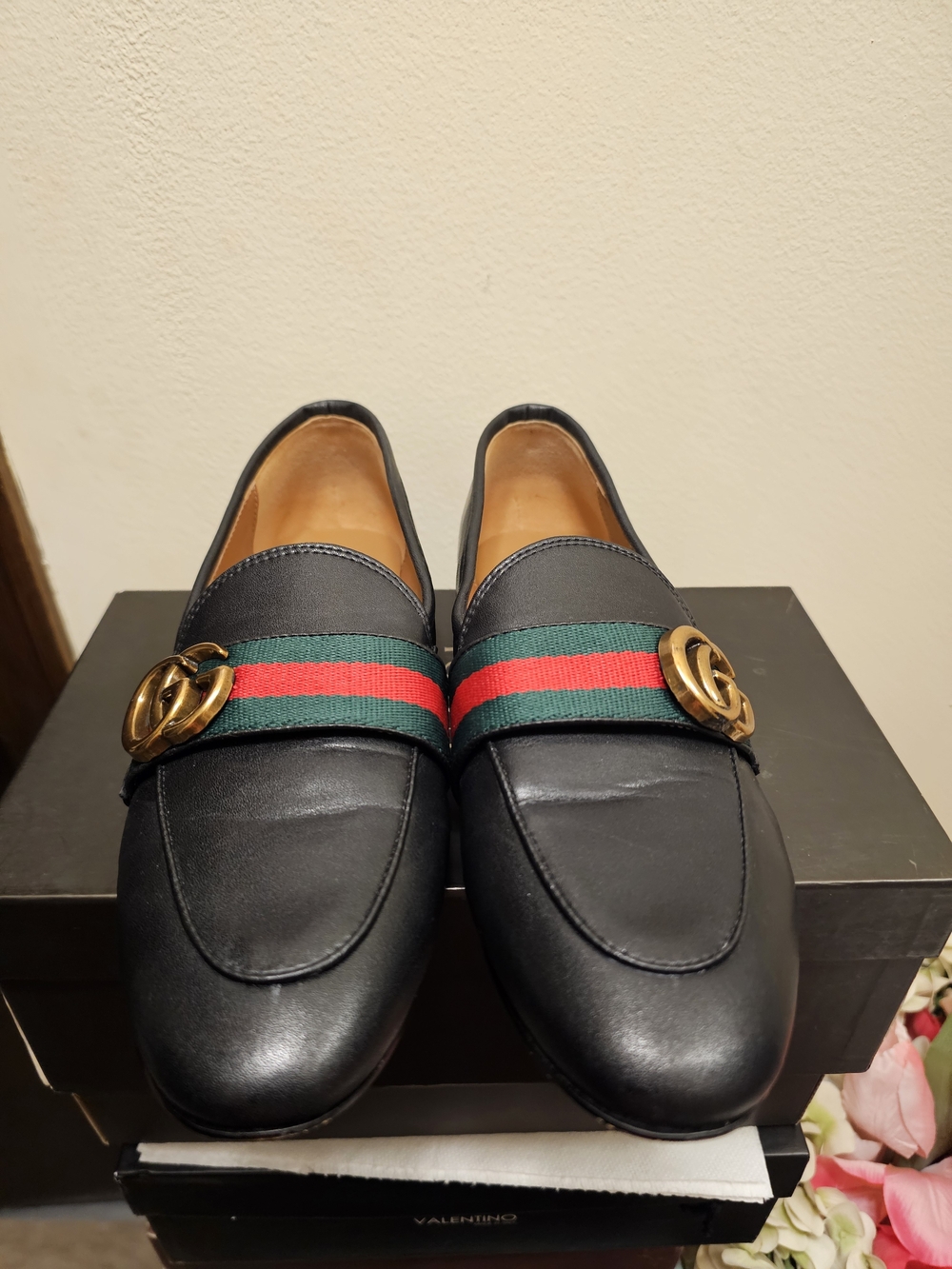 Gucci Black Leather Loafers with Green-Red Web Strap